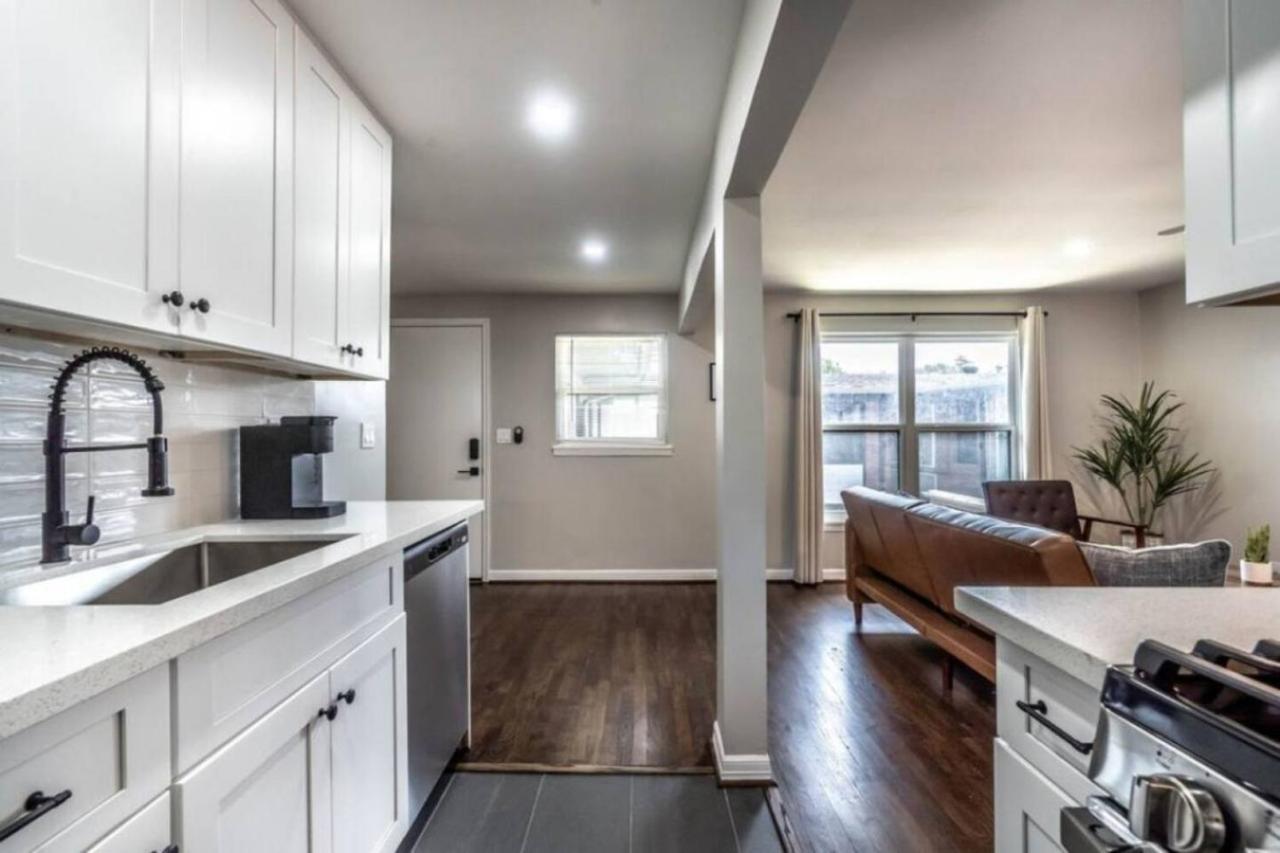 Roomy Urban Apartment Montrose! Free Parking #3 Houston Exterior photo
